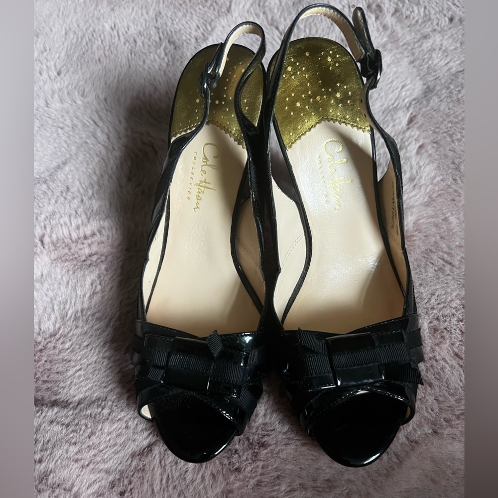 NWOT black heel with bow